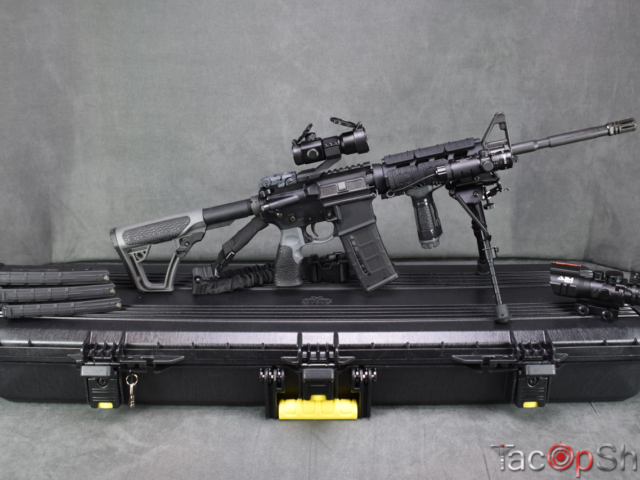 Colt LE6920 OEM1 SuperKit with Daniel Defense Furniture AR-15 .223/5.56mm